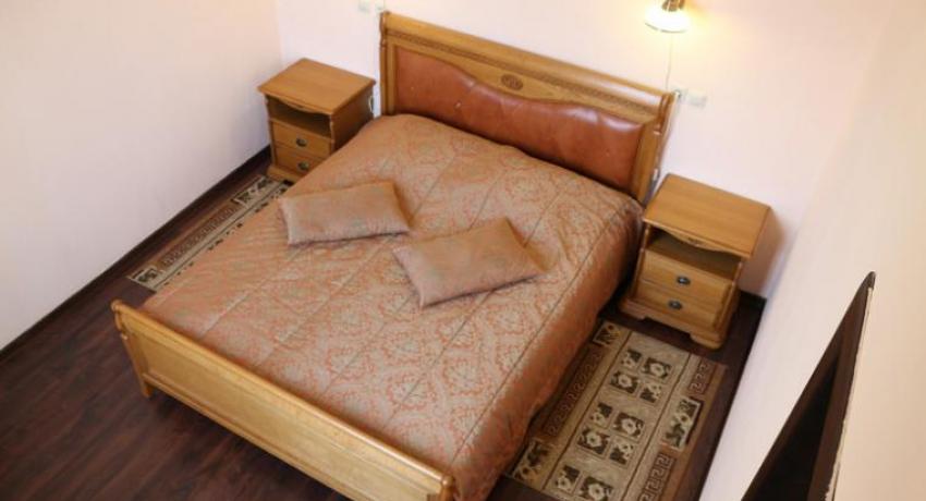 Спальня 2 местного 2 комнатного Люкса № 421 санатория Сеченова в Ессентуках
