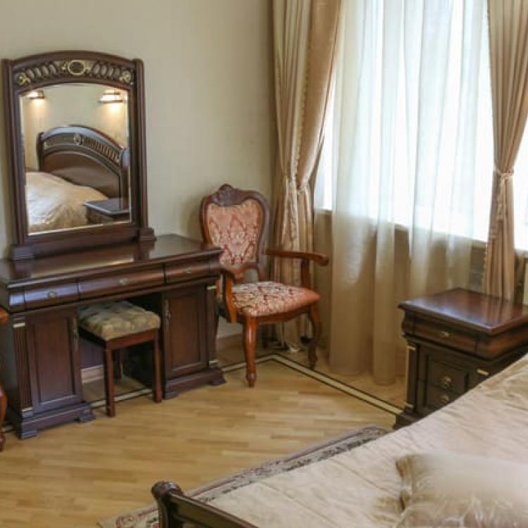 Оснащение спальни 2 местного 3 комнатного Люкса №101 в санатории Сеченова. Ессентуки