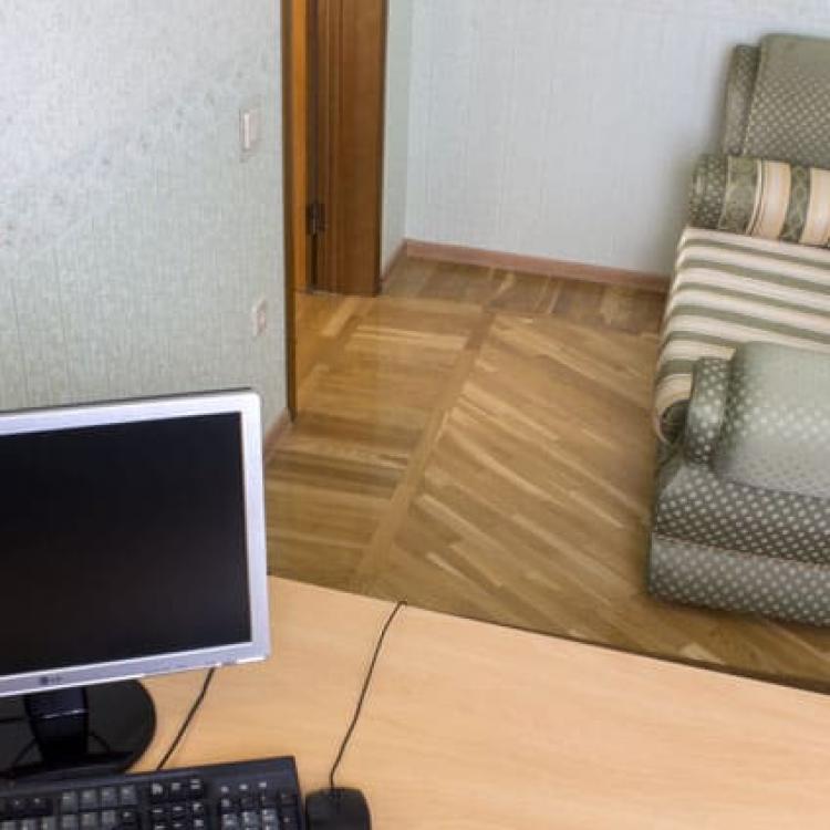 Интерьер кабинета в 2 местном 3 комнатном Люксе № 403 санатория Сеченова. Ессентуки