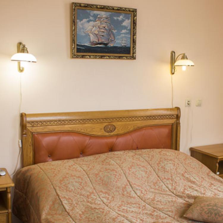 Спальные места в 2 местном 2 комнатном Люксе № 423 санатория Сеченова в Ессентуках