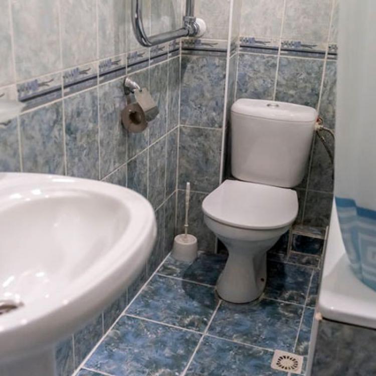 Совмещенный санузел в 2 местном 1 комнатном Стандарте санатория Сеченова в Ессентуках